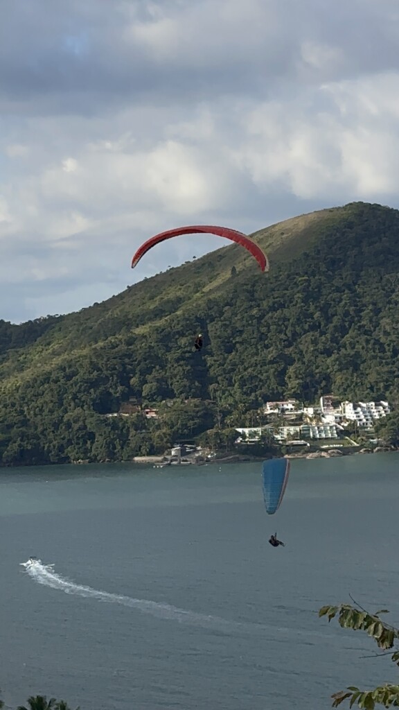 Voo Duplo em Parapente na praia Martim de Sá Caraguatatuba Litoral Norte SP