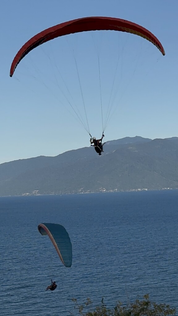 Voo Duplo em Parapente na praia Martim de Sá Caraguatatuba Litoral Norte SP