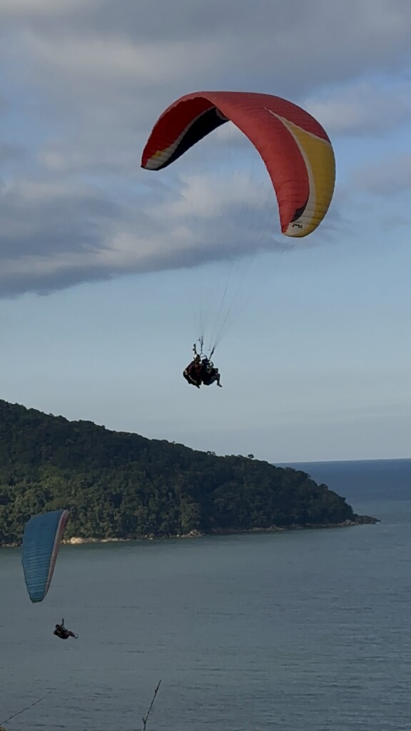 Voo Duplo em Parapente na praia Martim de Sá Caraguatatuba Litoral Norte SP