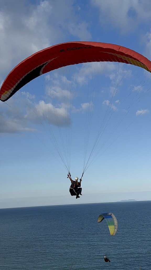 Voo Duplo em Parapente na praia Martim de Sá Caraguatatuba Litoral Norte SP