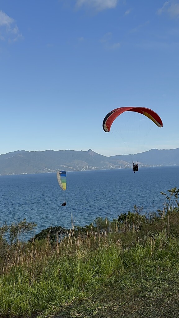 Voo Duplo em Parapente na praia Martim de Sá Caraguatatuba Litoral Norte SP